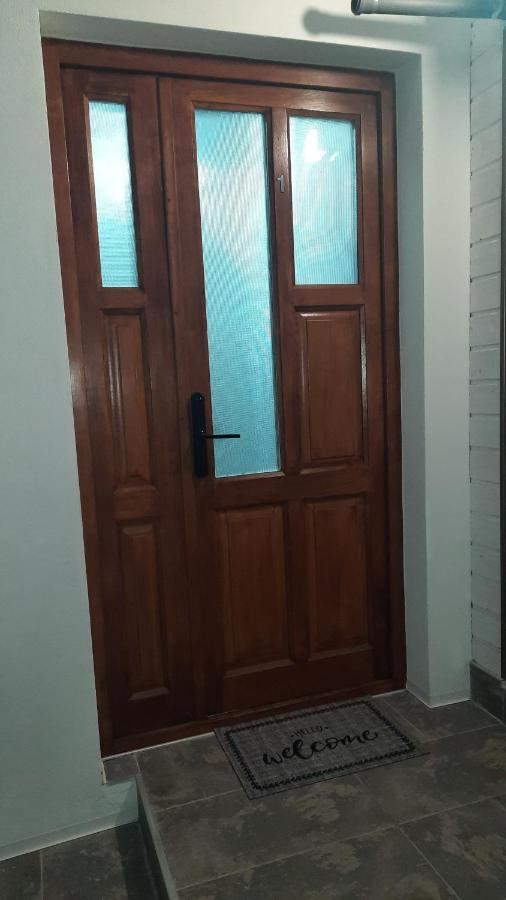 House Side By Side Apartment Brasov Luaran gambar