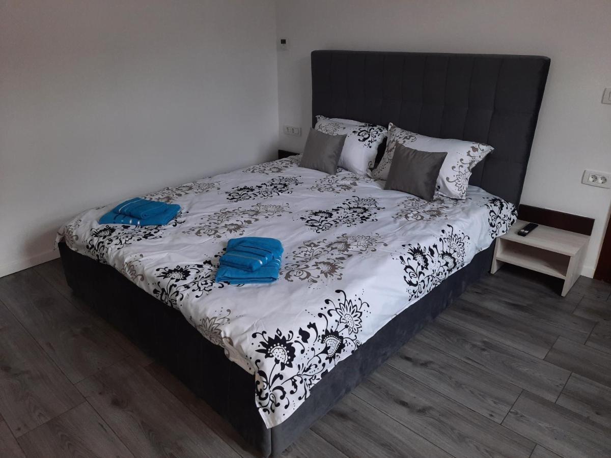 House Side By Side Apartment Brasov Luaran gambar