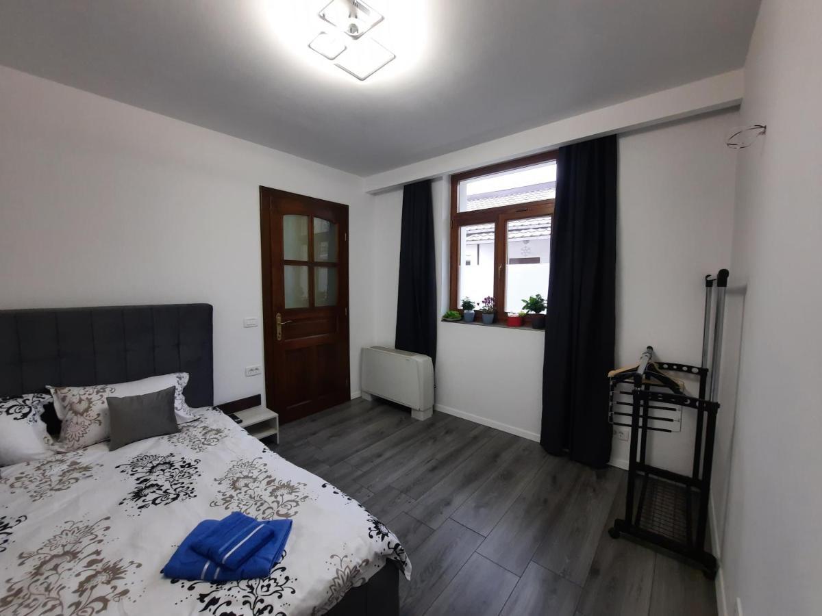 House Side By Side Apartment Brasov Luaran gambar