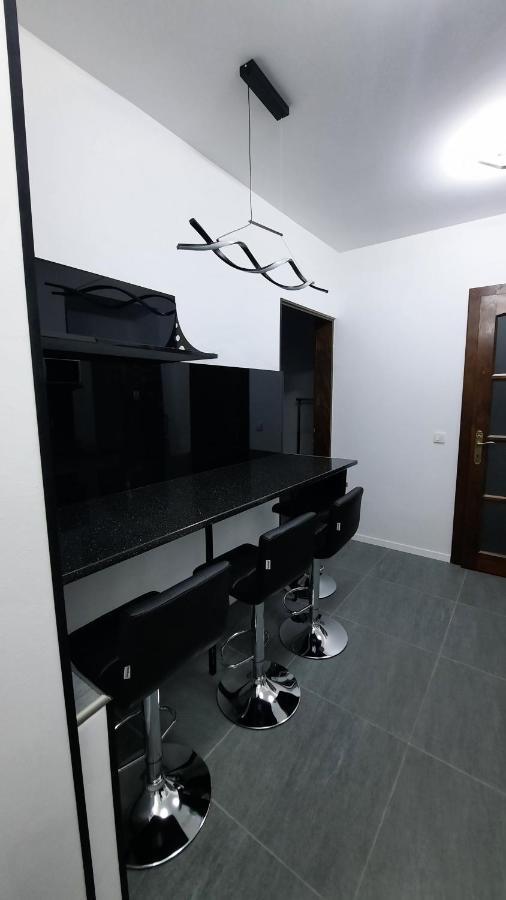 House Side By Side Apartment Brasov Luaran gambar