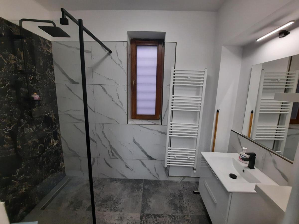 House Side By Side Apartment Brasov Luaran gambar