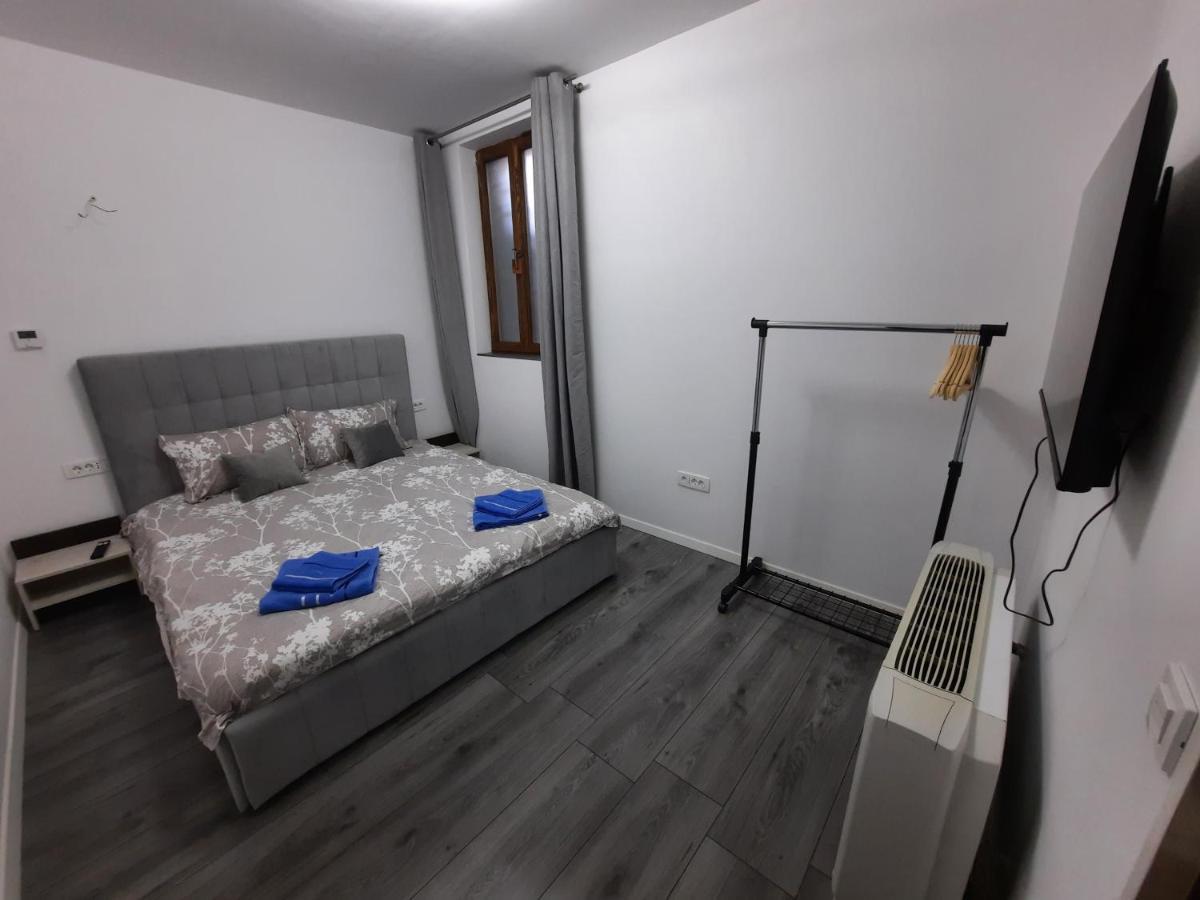 House Side By Side Apartment Brasov Luaran gambar