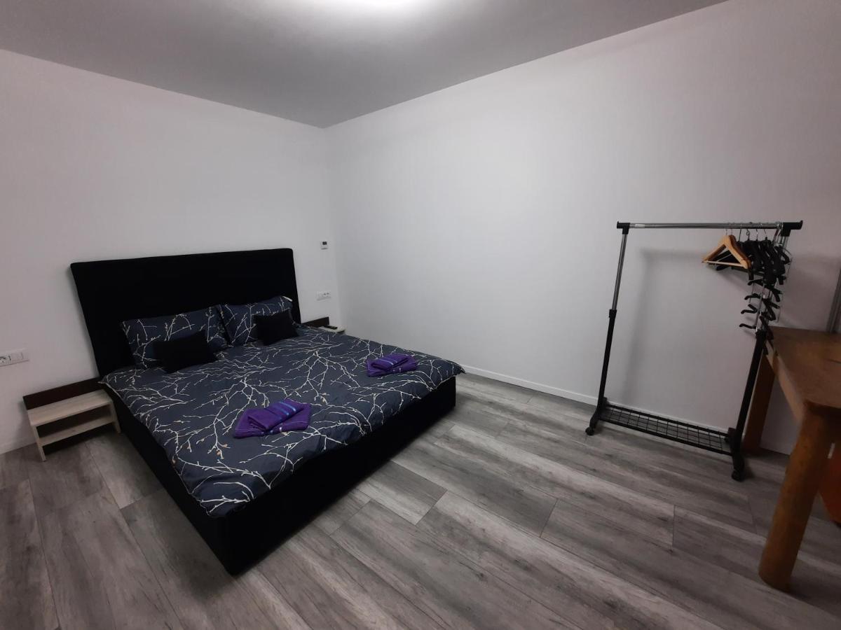 House Side By Side Apartment Brasov Luaran gambar